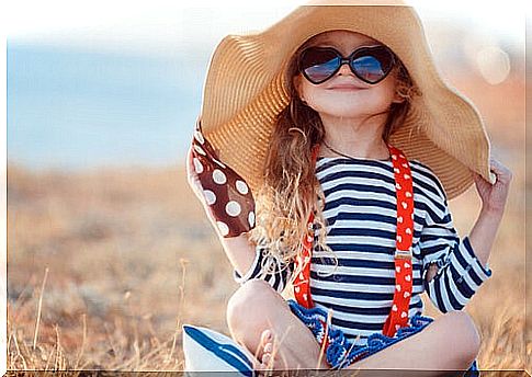 girl with sunglasses on the beach