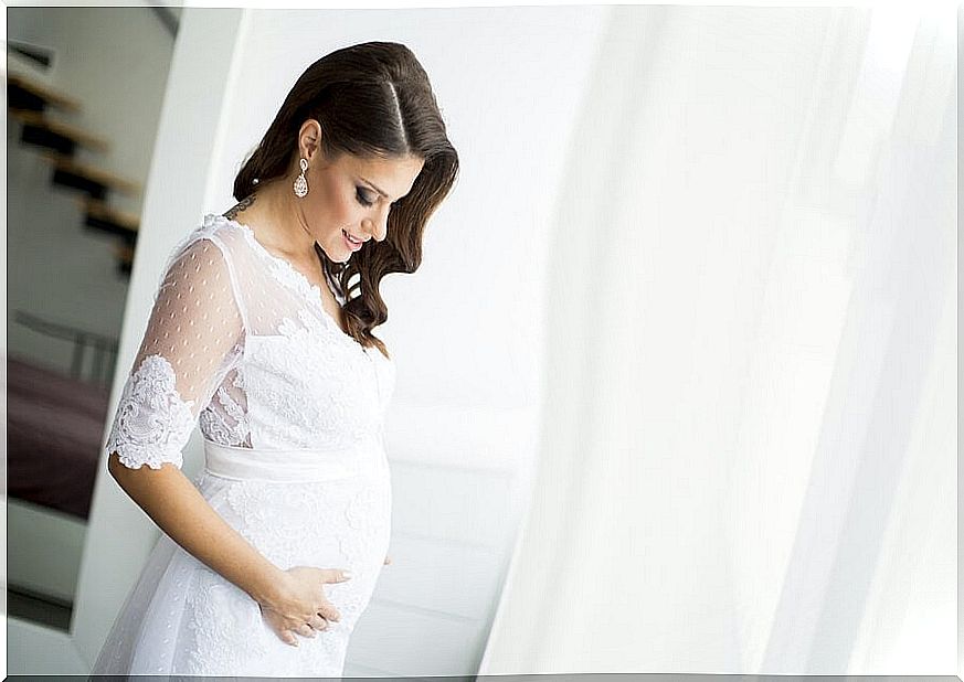 Wedding dresses for pregnant women